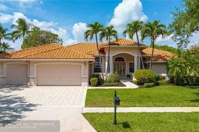 7035 NW 66th Ter 1
