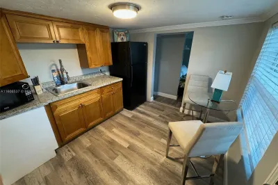65 NE 24TH STREET #61 A 1