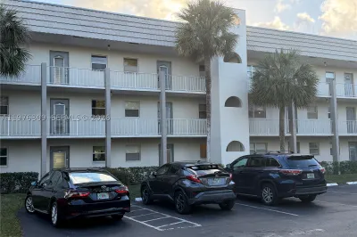 8100 Sunrise Lakes Blvd #108 1