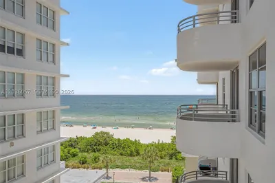 5555 Collins Ave #7B 1