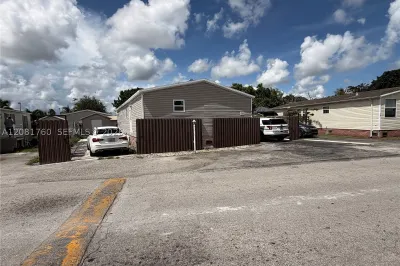 220 NE 12th Ave 1