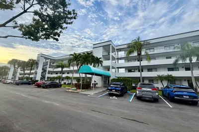 4725 LUCERNE LAKES E #214 1