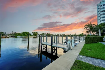 353 Sunset Dr #402 1