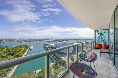 888 Biscayne Blvd #2009 1