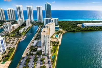 300 Bayview Dr #807 1