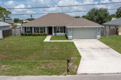 517 SW Cherryhill Road 1
