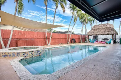 1221 SW 139th Ave 1