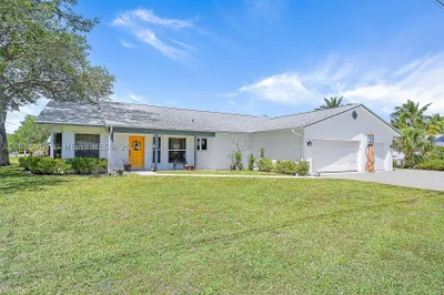19182 SE Hillcrest Dr 1