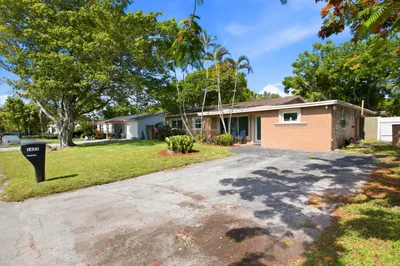 1671 N Cypress Road 1
