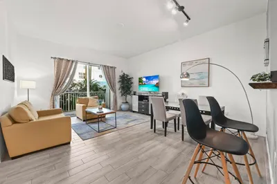 804 E Windward Way ##122 1