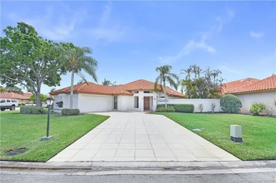 2975 SW Mariposa Circle 1