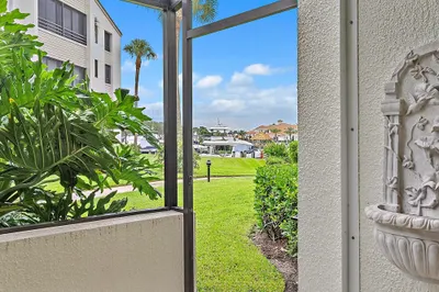 811 Oak Harbour Drive 1