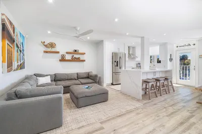 108 Paradise Harbour Boulevard #210 1