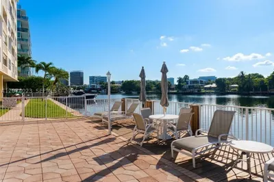 9111 E Bay Harbor Dr #5B 1