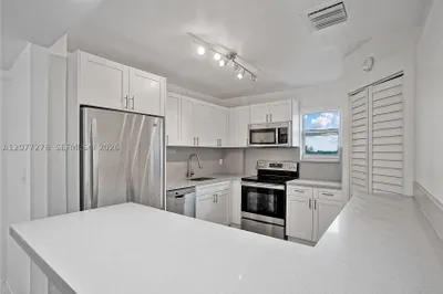 9273 Collins Ave #309 1