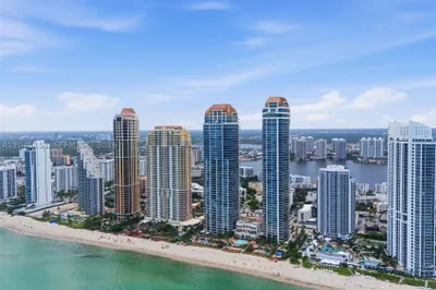17901 Collins Ave #3906 1