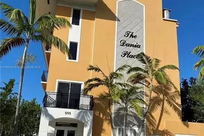 555 E Dania Beach Blvd #4 1