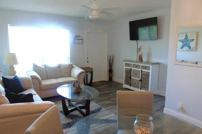 309 Circle Drive S #204 1