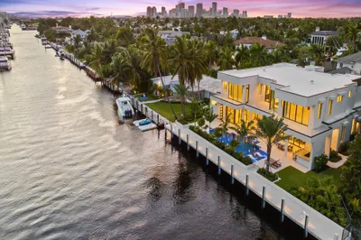 2572 Mercedes Drive 1