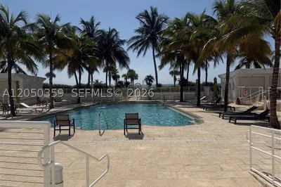 4925 Collins Ave #2D 1
