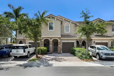 8886 SW 226th Ter 1