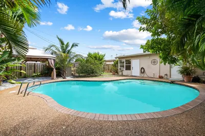 51 NE 49th Street 1