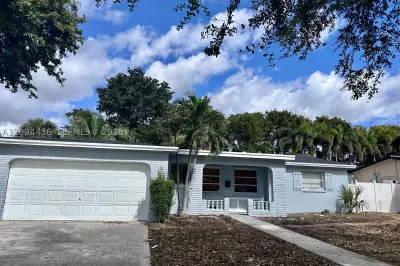 6777 NW 4th St 0 1