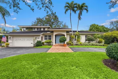 1255 Algardi Ave 1