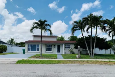 5441 NW 174th Dr