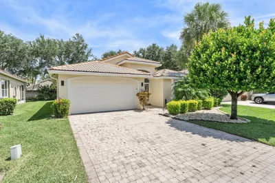 6887 Viale Elizabeth 1