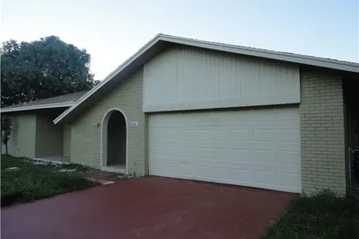4535 Palm Ridge Boulevard 1