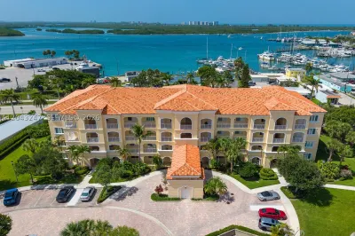 38 E Harbour Isle Dr E #104 1
