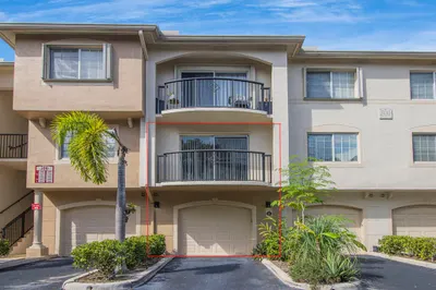 500 CRESTWOOD Court N #506 1