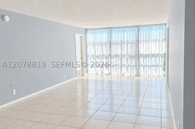 2001 Atlantic Shores Blvd #320 1
