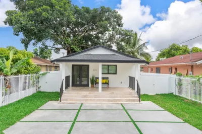 2171 NW 49th St 1