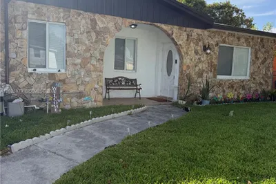 1816 NW 25th Ter #1 1