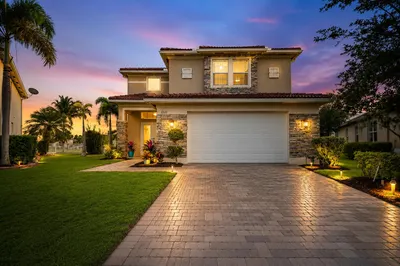 2335 NW Via Della Court 1