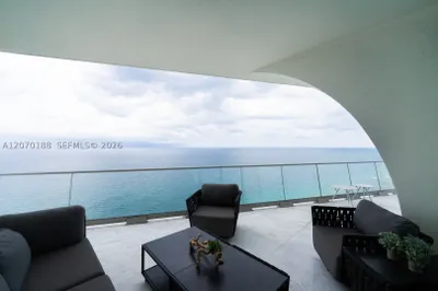 16901 Collins Ave #4201 1