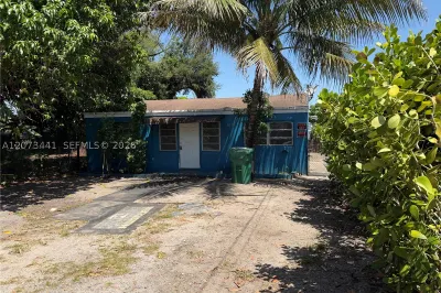 3035 NW 55th St 1