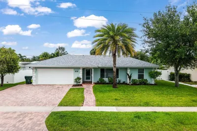 1041 SW 4th Street 1