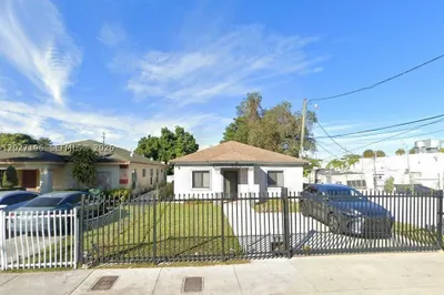 2221 NW 57th St 1