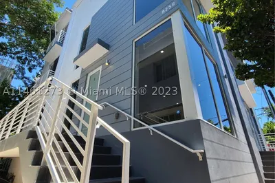 825 Michigan Ave #5 1