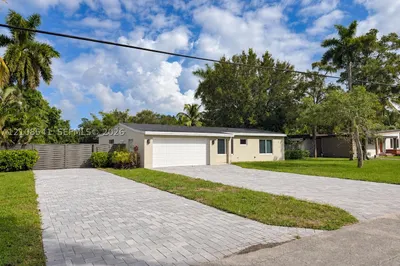 416 Bayberry Dr 1