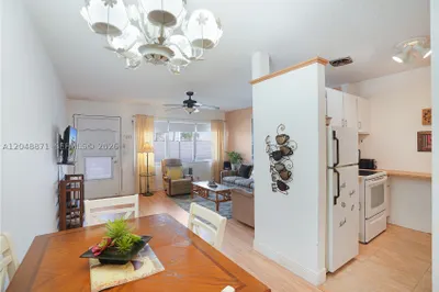 820 SW 11th Ave #18B 1