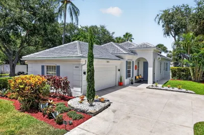 4690 Hammock Circle 1