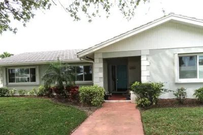 1843 SE Granada Lane