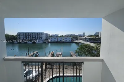 8101 Crespi Blvd #304 1