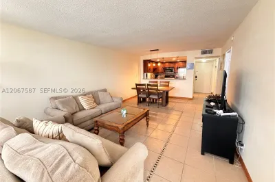 1825 S Ocean Dr #607 1