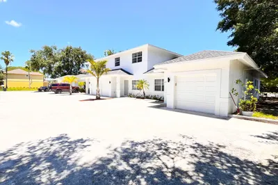 1434 Hawthorne Place 1