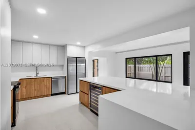 220 NE 105th St 1